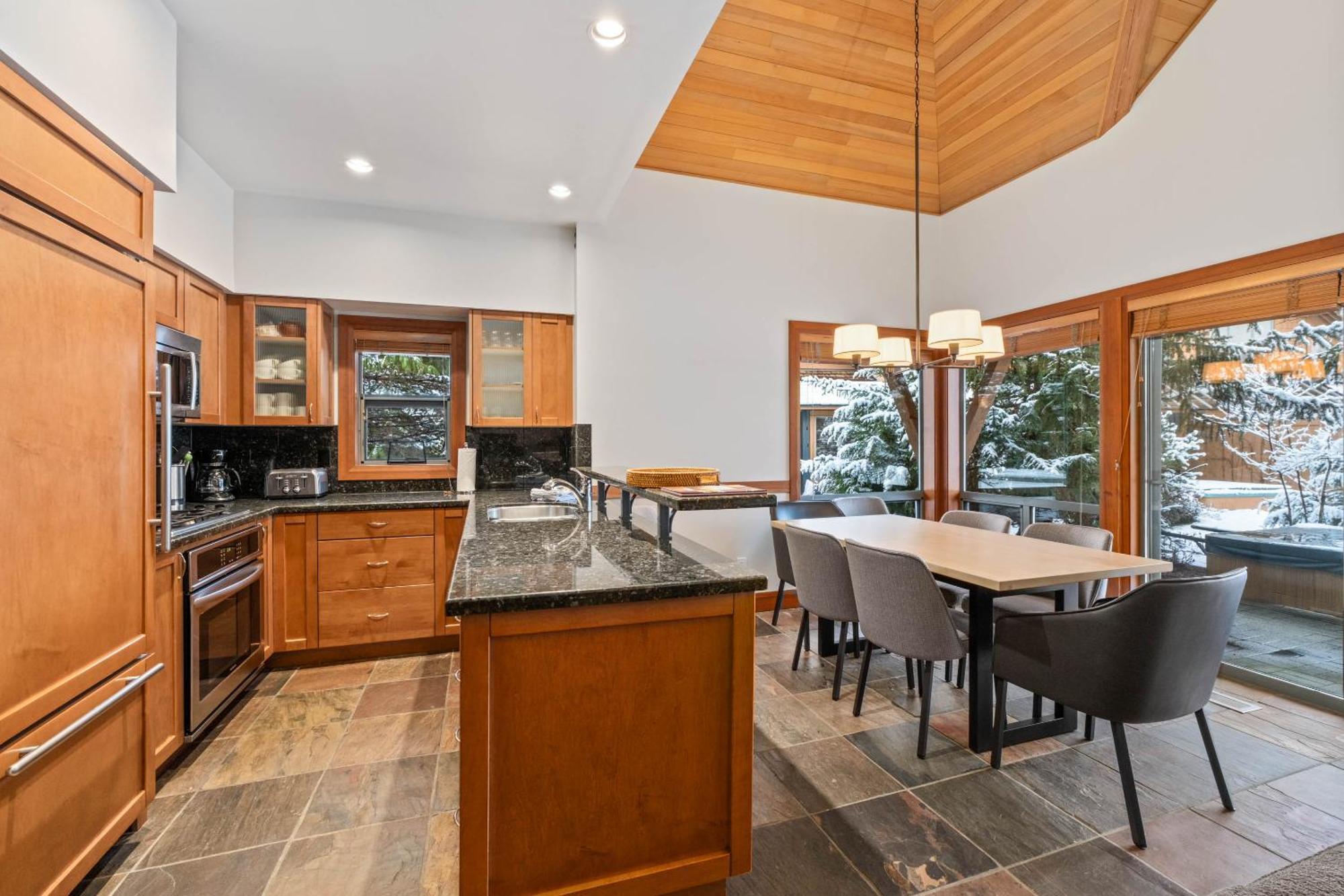 Montebello By Whistler Premier Exterior photo